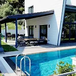 Turuncta Ozel Havuzlu Luks Marin 2 Marmaris