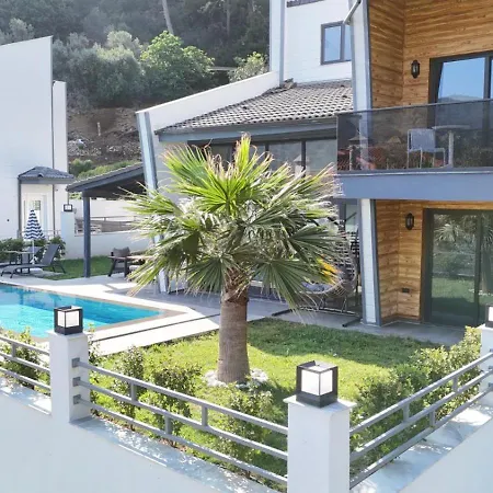 Turuncta Ozel Havuzlu Luks Marin 2 *