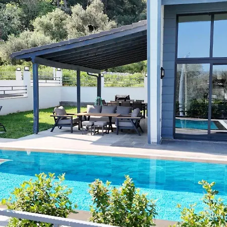 Turuncta Ozel Havuzlu Luks Marin 2 *