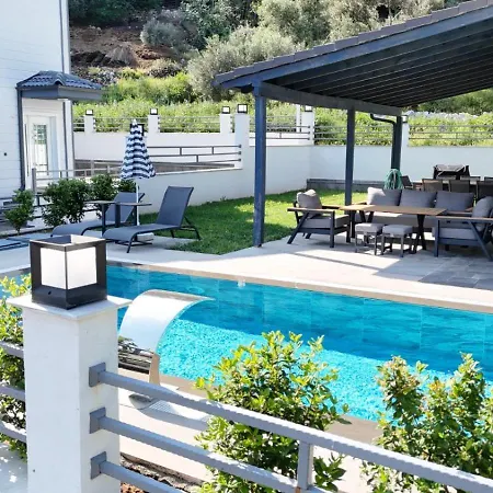 Villa Turuncta Ozel Havuzlu Luks Marin 2