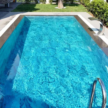 Turuncta Ozel Havuzlu Luks Marin 2 *