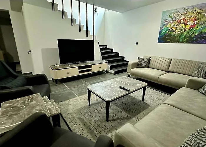 Turuncta Ozel Havuzlu Luks Marin 2