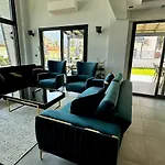 Turuncta Ozel Havuzlu Luks Marin 2 Marmaris