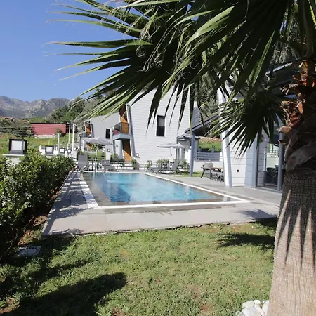 Villa Turuncta Ozel Havuzlu Luks Marin 2 *