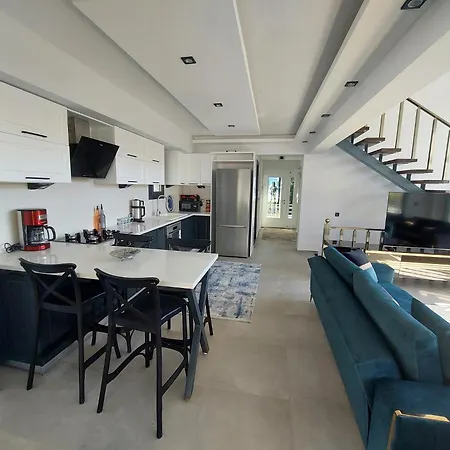 Turuncta Ozel Havuzlu Luks Marin 2