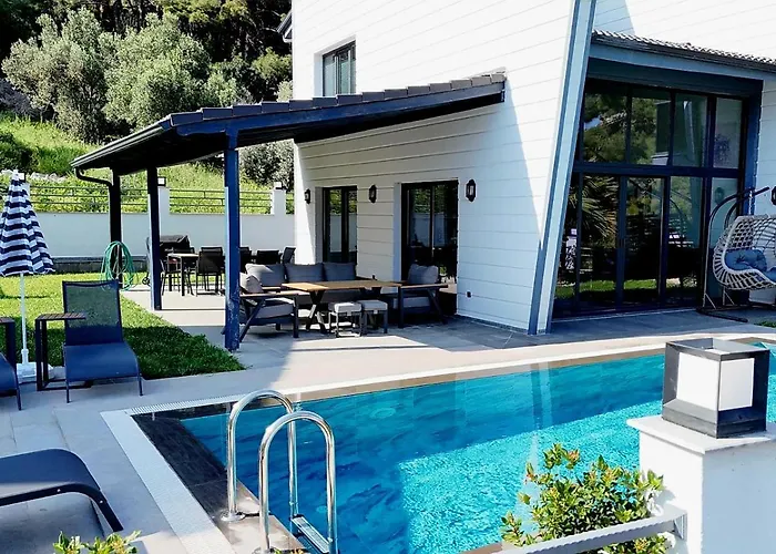 Turuncta Ozel Havuzlu Luks Marin 2 Мармарис